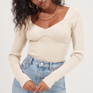 ASTR THE LABEL RIBBED KNIT SWEETHEART SWEATER